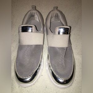 NEW*** Women Shoes Gray Mesh Top  Size USA 9.5 Unbranded New  No Tags